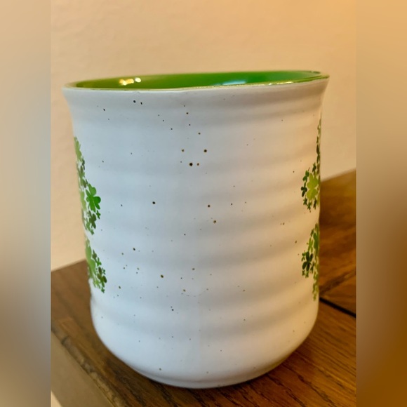 NEW Green Shamrock Hand Painted 18oz Mug St. Patrick’s Day Irish Coffee Tea Cup - Picture 2 of 15